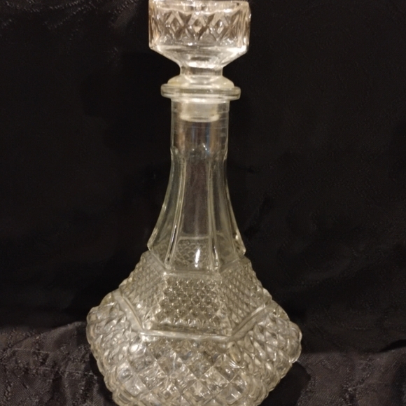 Vintage Bundle Of 4 Glass/Crystal/ Glass Empty Decanters With Matching Stoppers! - Picture 12 of 16